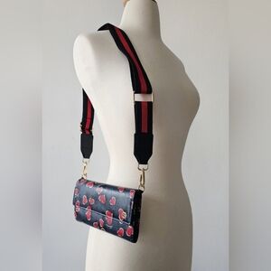 ❤️ *RARE* Gucci Heartbeat Wallet ❤️